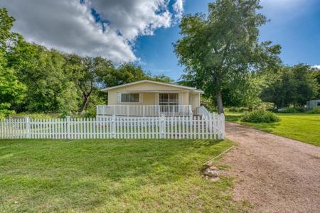 325 E Lakeshore Drive