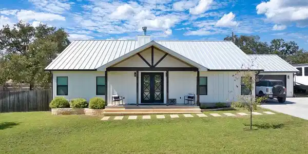 3411 Concho Trail
