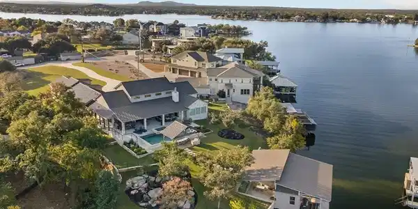 1011 MOSS DOWNS