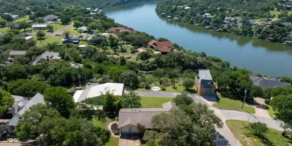 401 Crestview Dr
