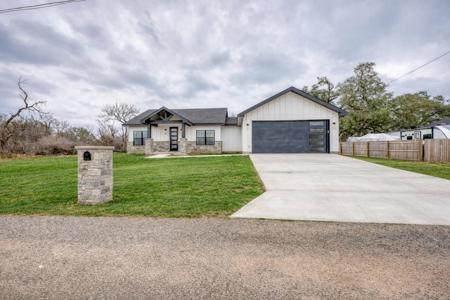 1501 Woodcrest Drive