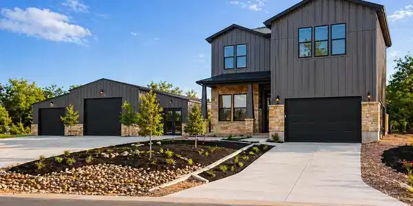 108 E Live Oak