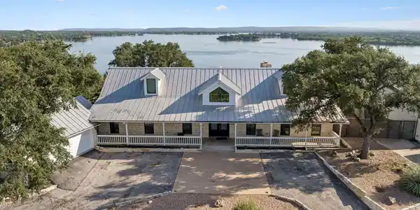 204 N Blue Ridge Trail