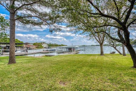 146 Winding Way