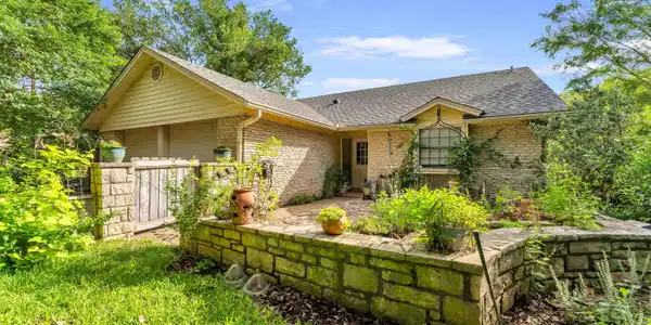 347 Shoals Parkway