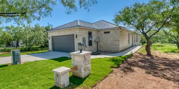 3217 Douglas Drive