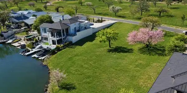 2811 Faultline Dr.