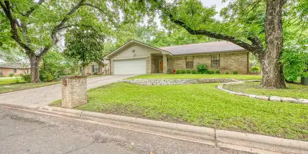 322 San Saba Street