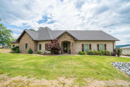 114 SANDAL Court