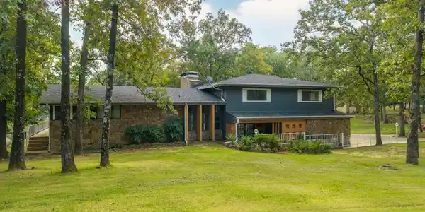 208 SOUTHSHORE Drive