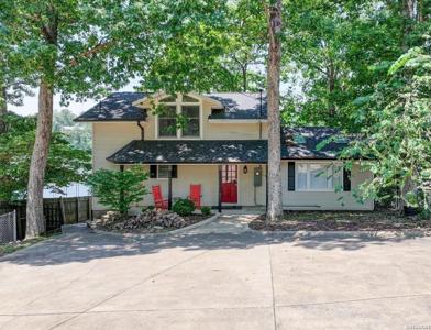 136 RIVERSIDE Drive