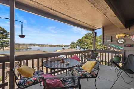 200 HAMILTON OAKS Drive