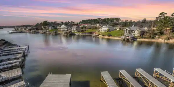 156 VILLA POINTE