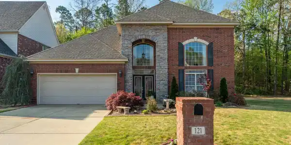 121 BURCHWOOD BAY Cove