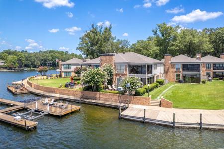 1201 LAKESHORE