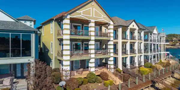 347 PARADISE Point