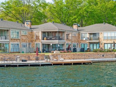 1201 LAKESHORE