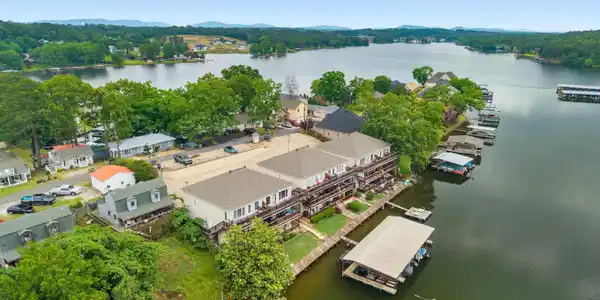 122 CHAMBERS Point