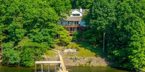327 LONGVIEW Point