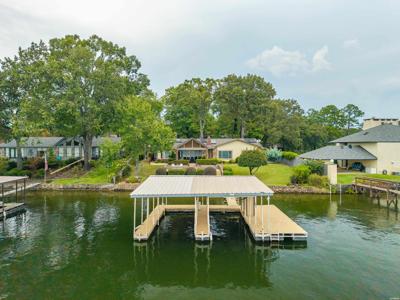110 STATELY Point