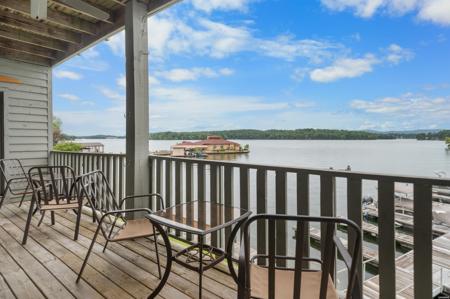 400 FARR SHORES