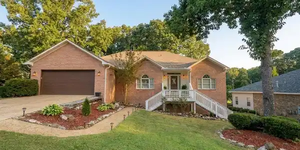 104 NEWMAN Place