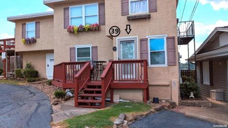 105 CHAMBERS Point