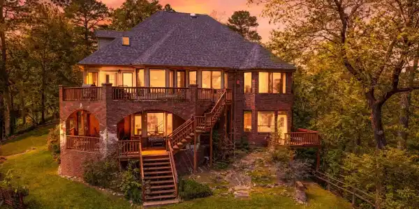 125 CATHERINE Crest