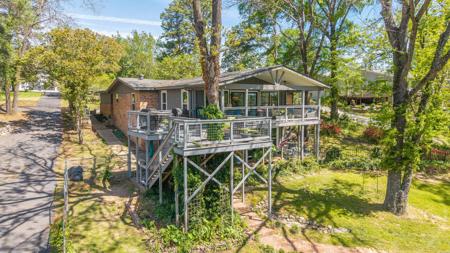 122 PARADISE Point
