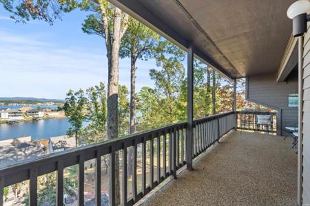 200 HAMILTON OAKS Drive