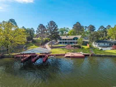 140 TANGLEWOOD Place