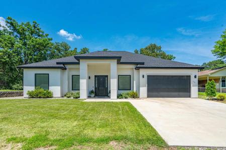 121 LISA Place