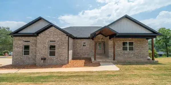 173 COUGAR Terrace
