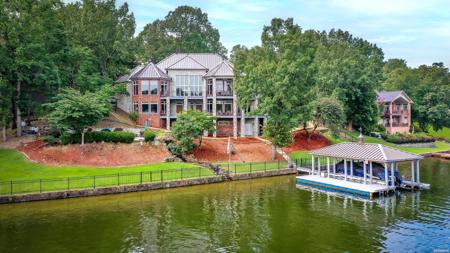 81 STONEGATE