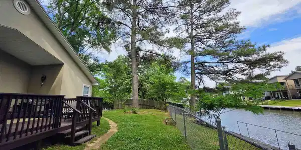 150 LAKEAIRE Terrace