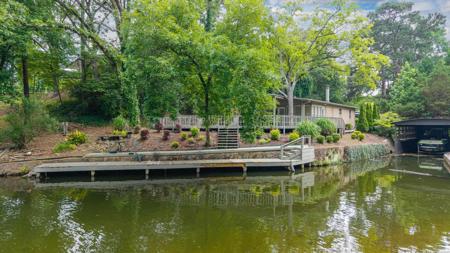 1925 LAKESHORE Drive