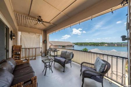 244 BAYOU Point