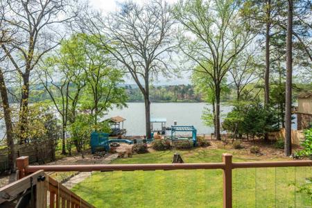 104 SILVERWOOD Point