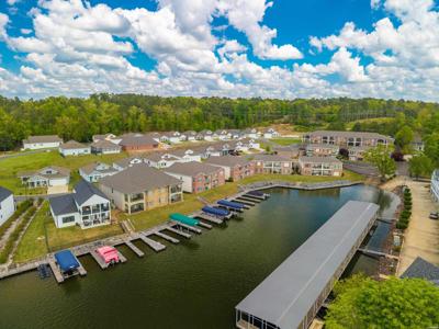 102 SEA RAY Circle