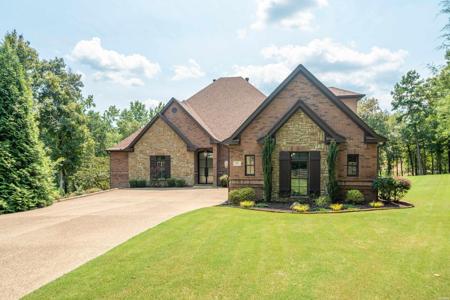 311 OAK SHORES Circle