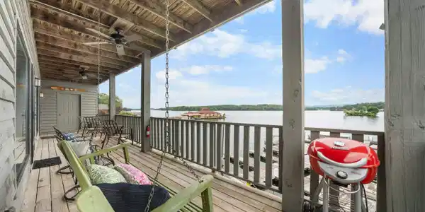 400 FARR SHORES
