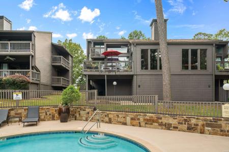 200 HAMILTON OAKS Drive