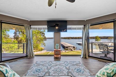 270 LAKE HAMILTON