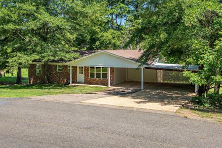 108 WINDAMERE Drive
