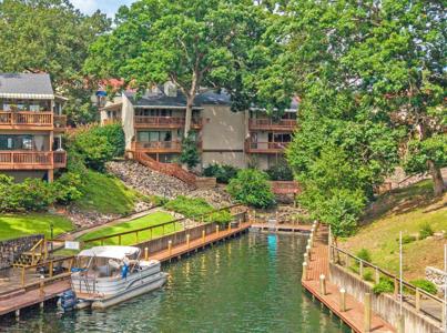 349 PETERS Point