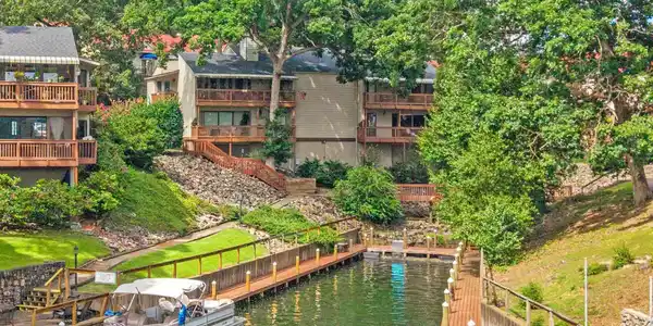 349 PETERS Point