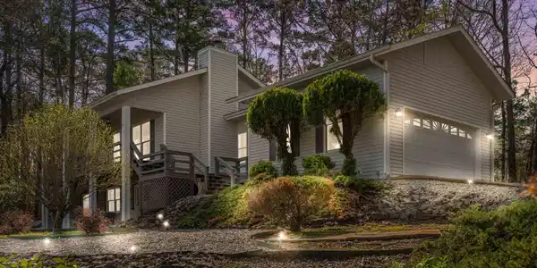 14 GUINDOLA Way