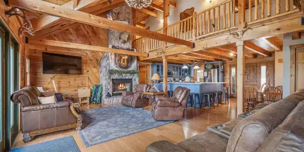 1415 LAKESHORE Drive