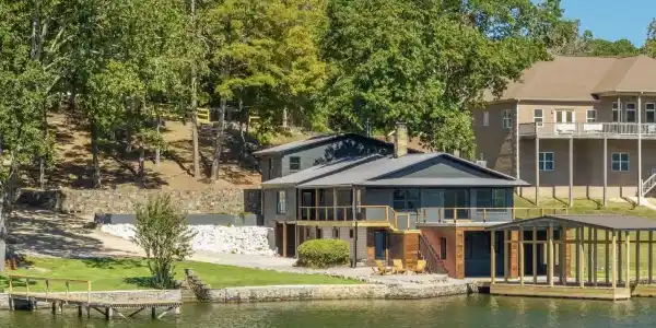 186 RIVERSIDE Drive