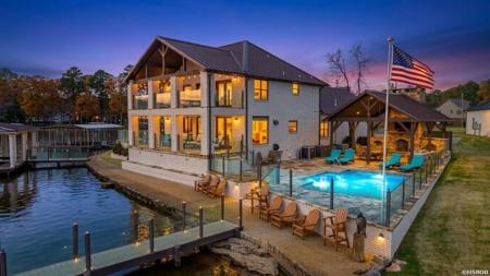 148 BAY OAKS Cove